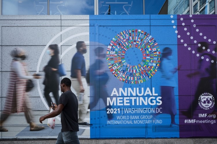 « Il est temps que la Banque Mondiale et le FMI embrassent le plein emploi décent » : extrait du bulletin d’information de la Confédération Syndicale Internationale en date d’octobre 2021