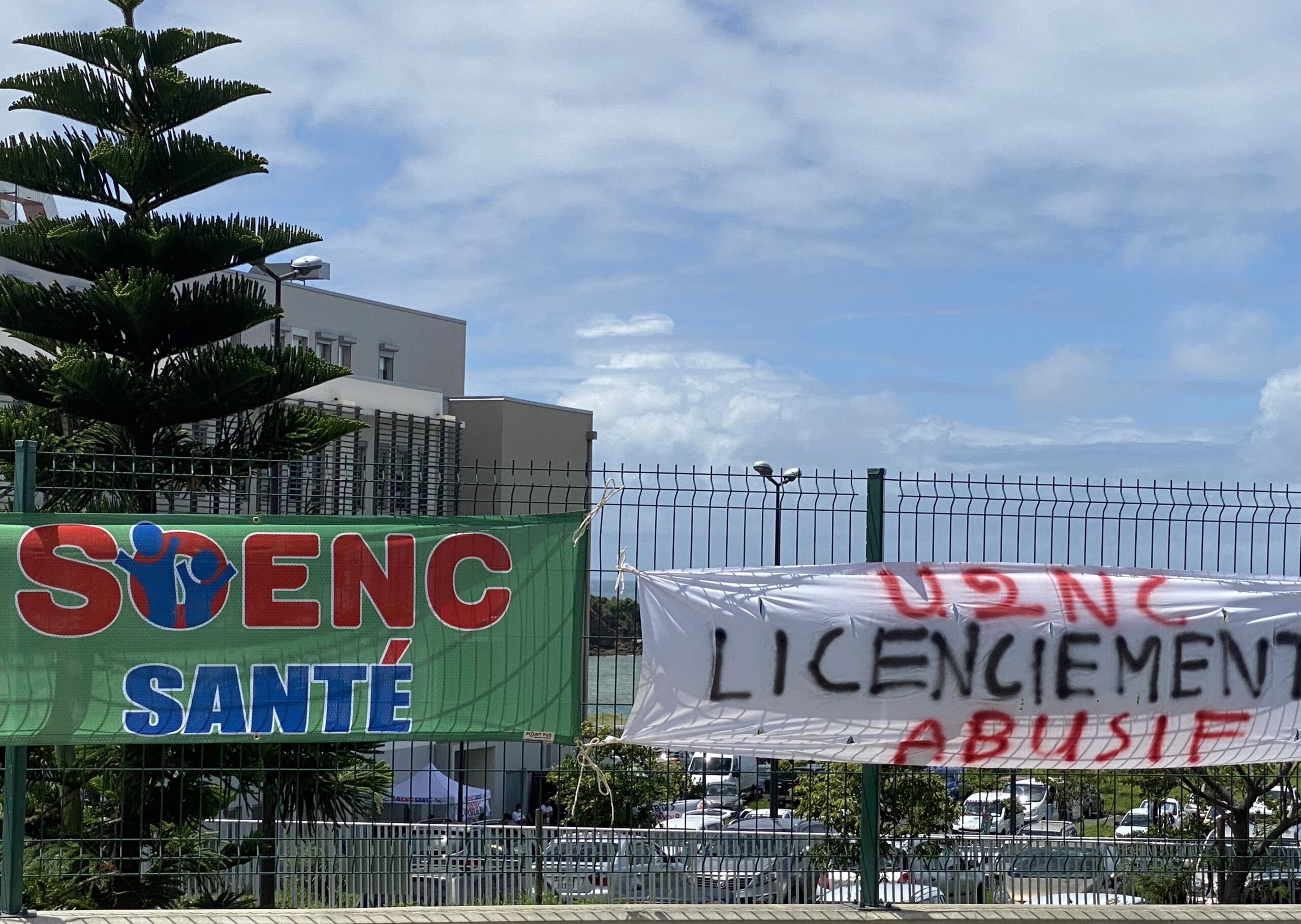 SOENC SANTE : Mobilisation devant l’Unité de Néphrologie de NOUVELLE-CALEDONIE (U2NC)